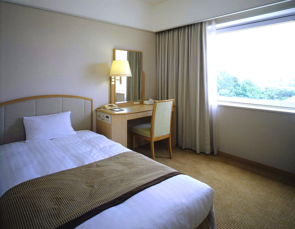 Hotel Hankyu Expo Park Osaka Suita Bagian luar foto