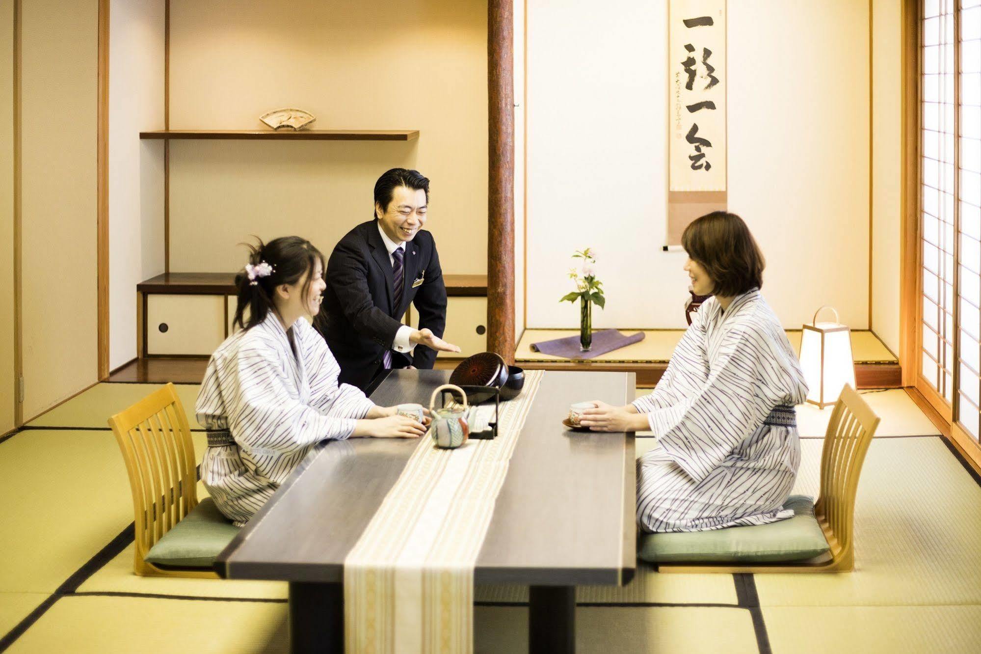 Hotel Hankyu Expo Park Osaka Suita Bagian luar foto