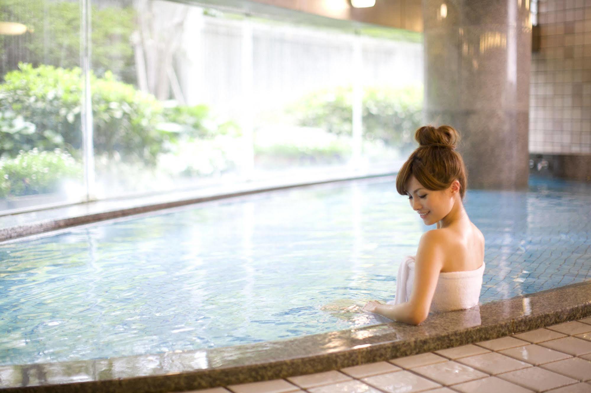 Hotel Hankyu Expo Park Osaka Suita Bagian luar foto