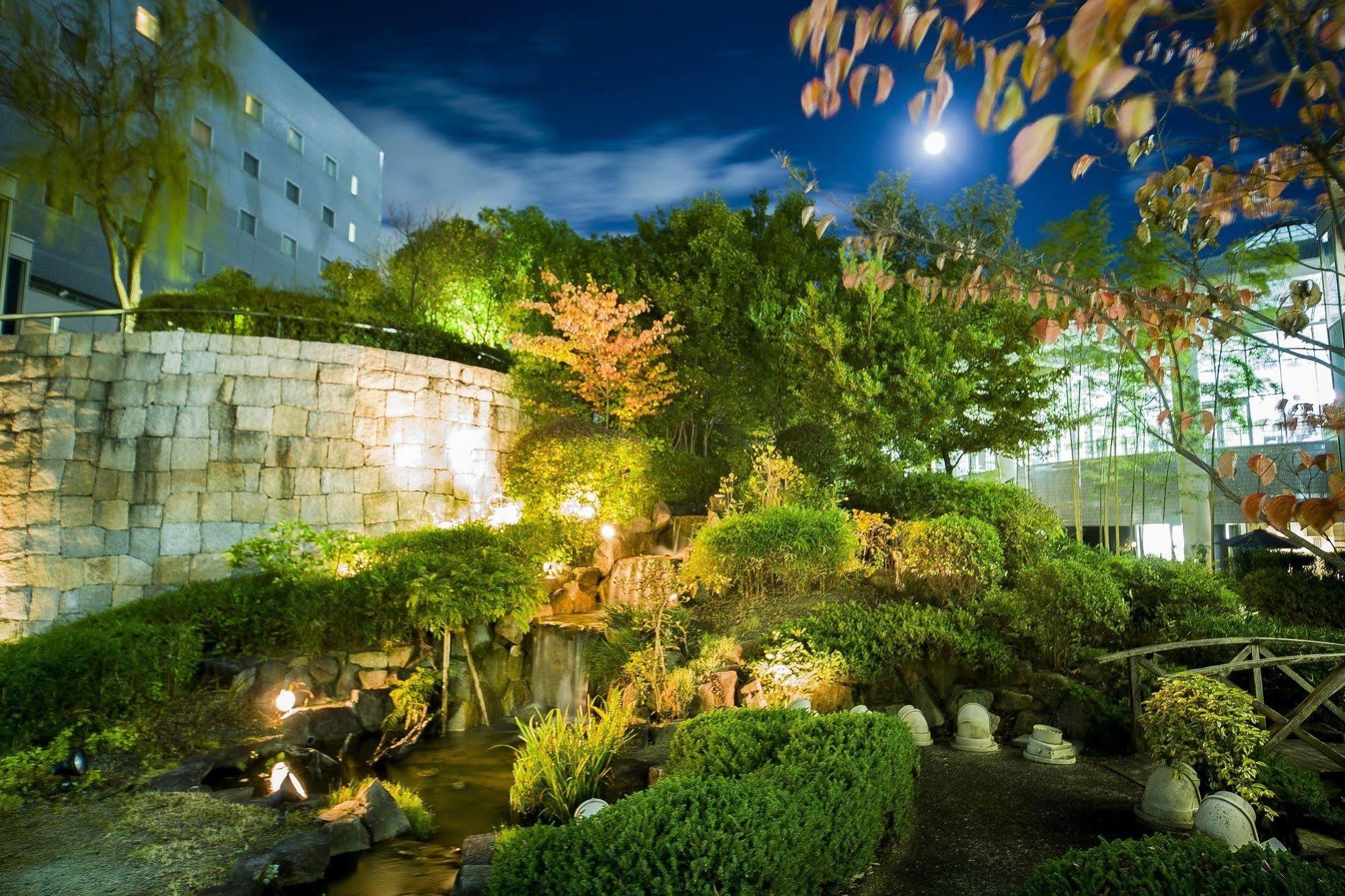 Hotel Hankyu Expo Park Osaka Suita Bagian luar foto