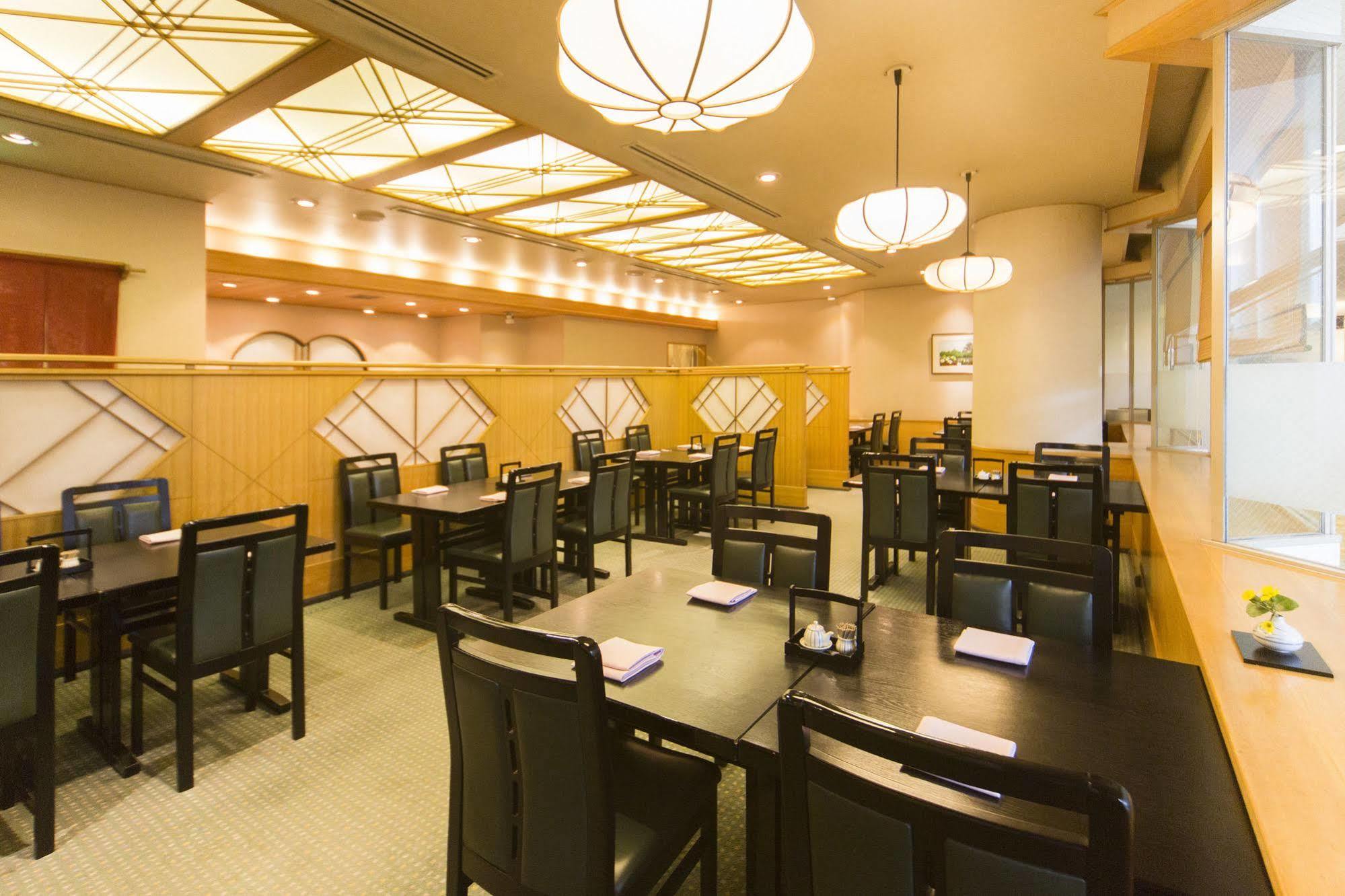 Hotel Hankyu Expo Park Osaka Suita Bagian luar foto